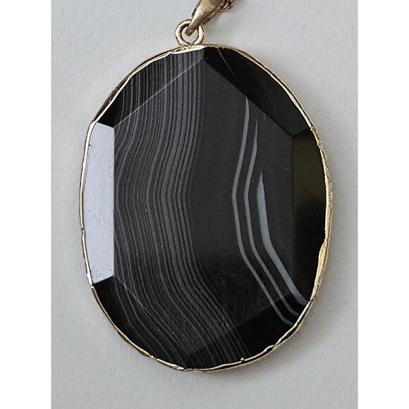Elegant Banded Onyx Agate Natural Linear Veining On 33 Inch Gold Tone Chain - Picture 2 of 7